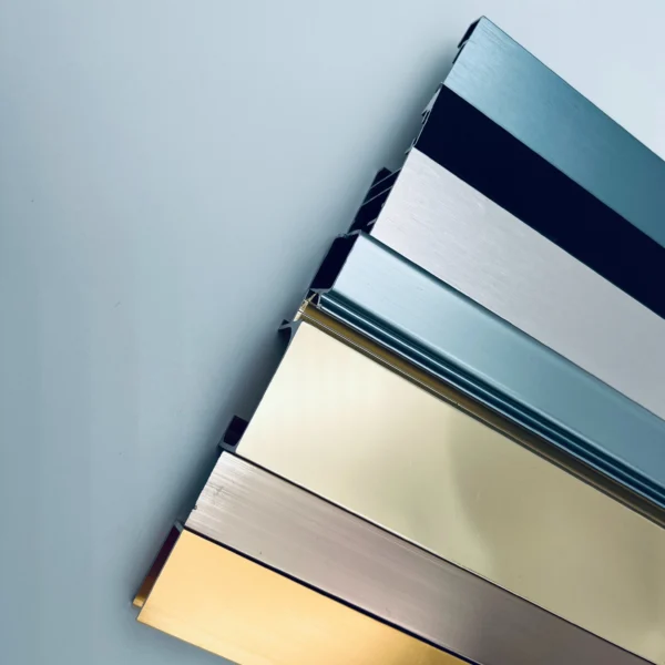 Drawing and polishing aluminium profiles