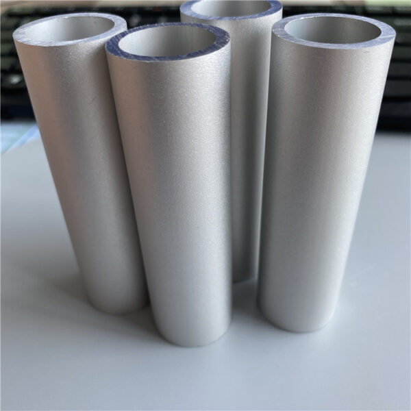 Round pipe sandblasting