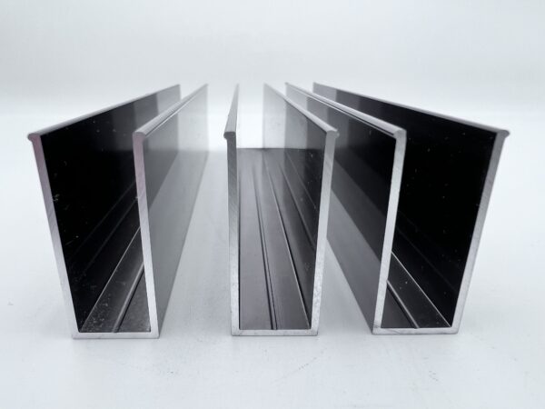 Large U-shaped groove - Image 4